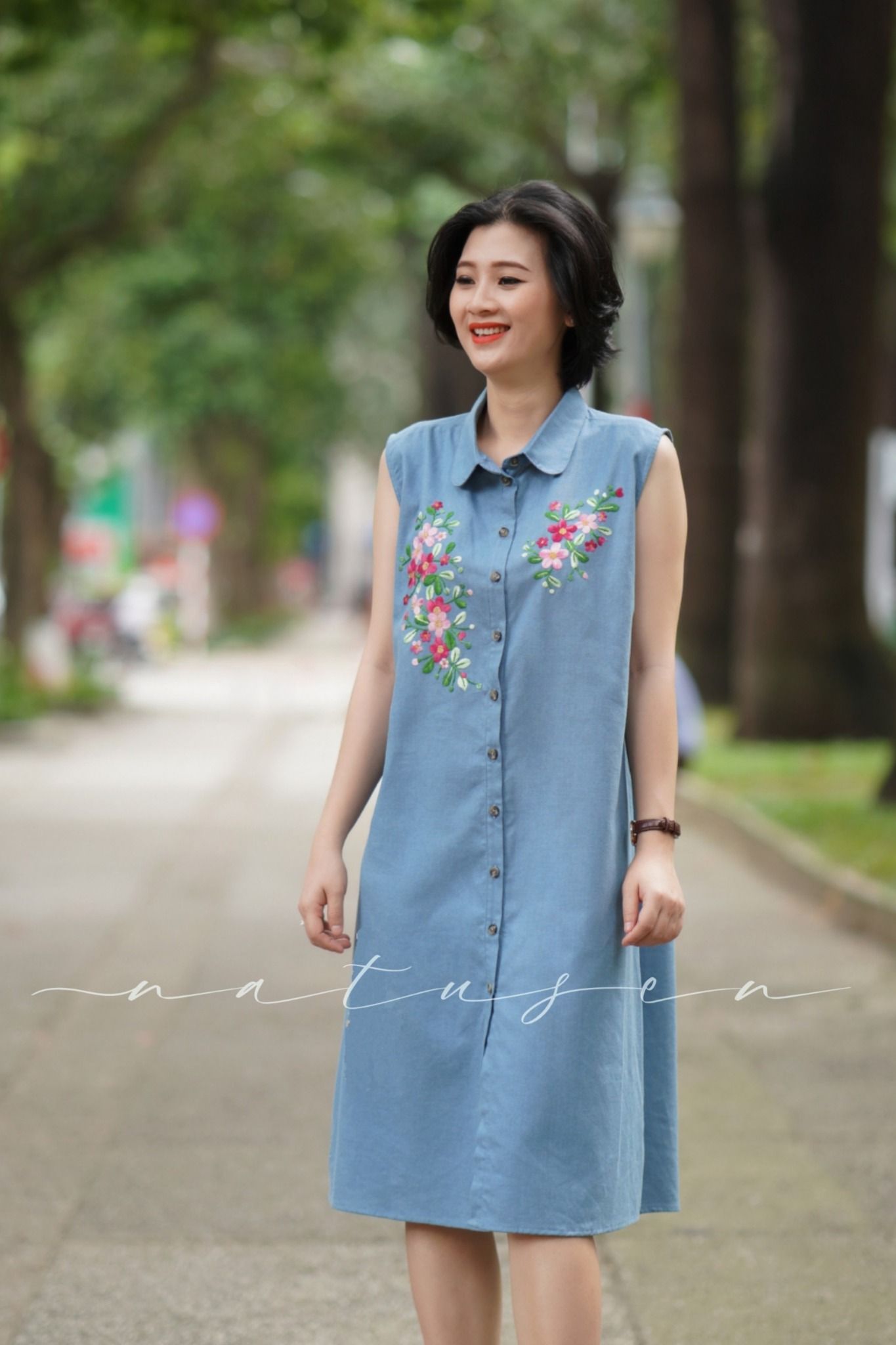 Đầm chemise ve bầu Xanh pastel thêu tay Hoa Sim