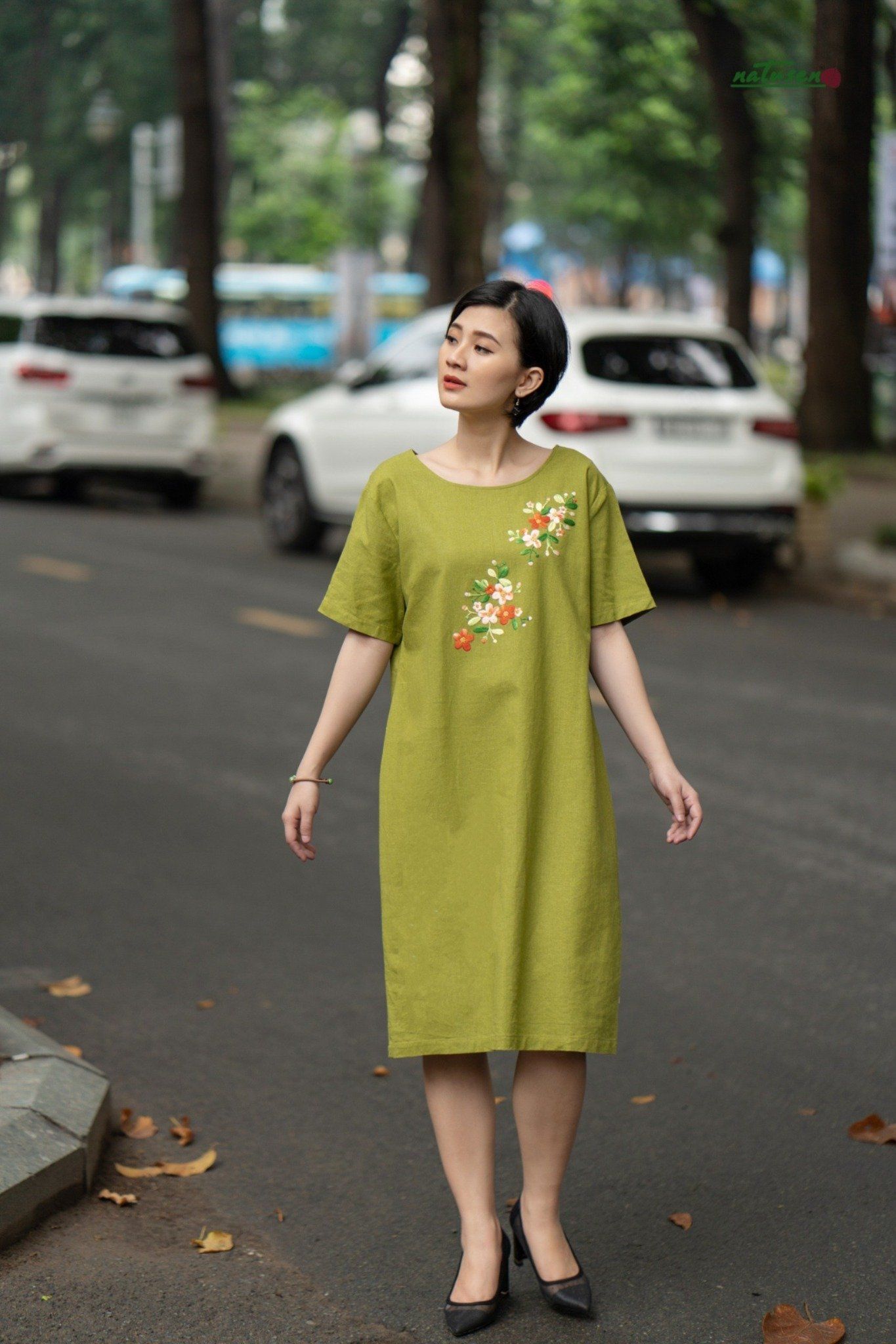 Đầm A xanh Oliu thêu tay Hoa Sim