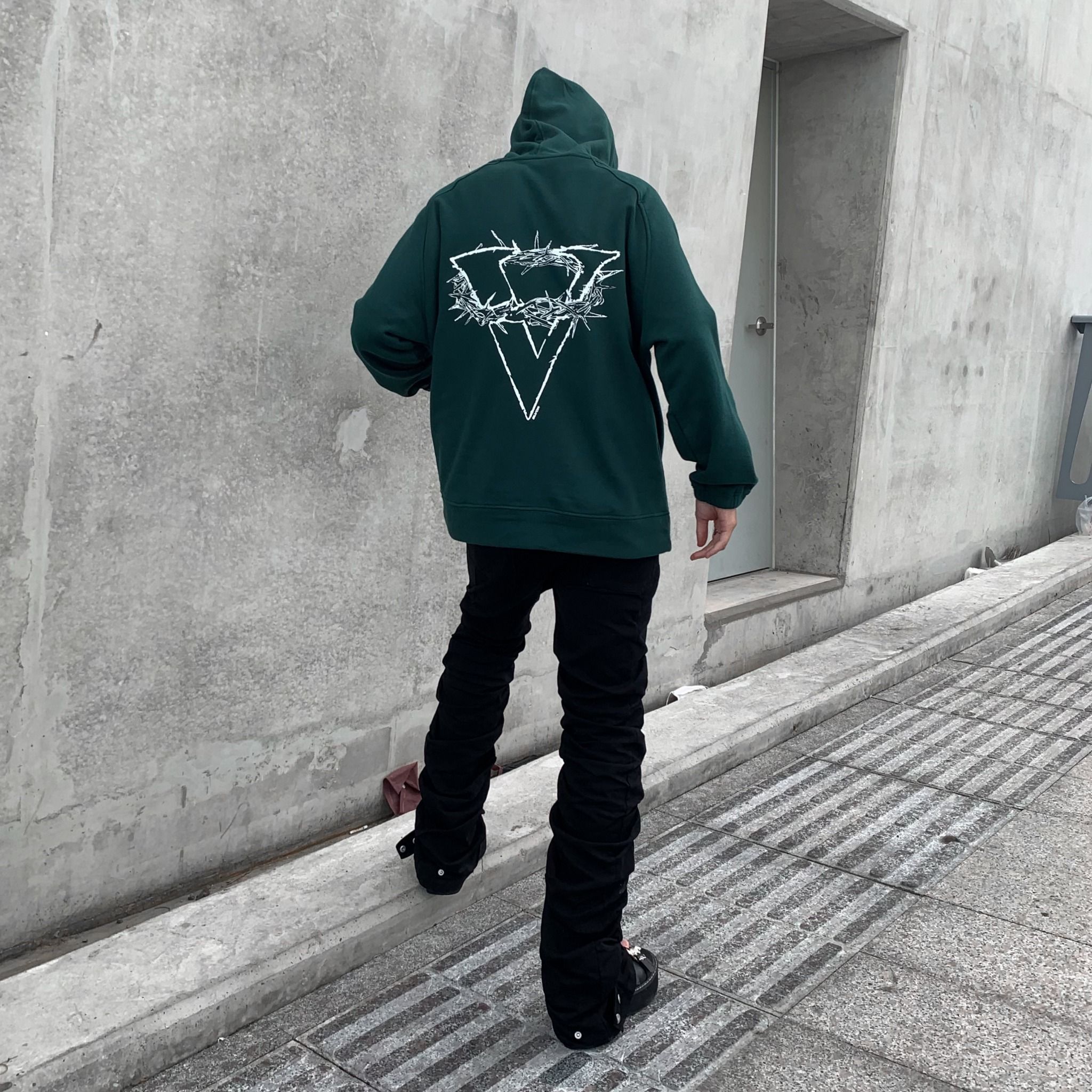  V SKETCH HOODIE - Green (Nỉ bông) 