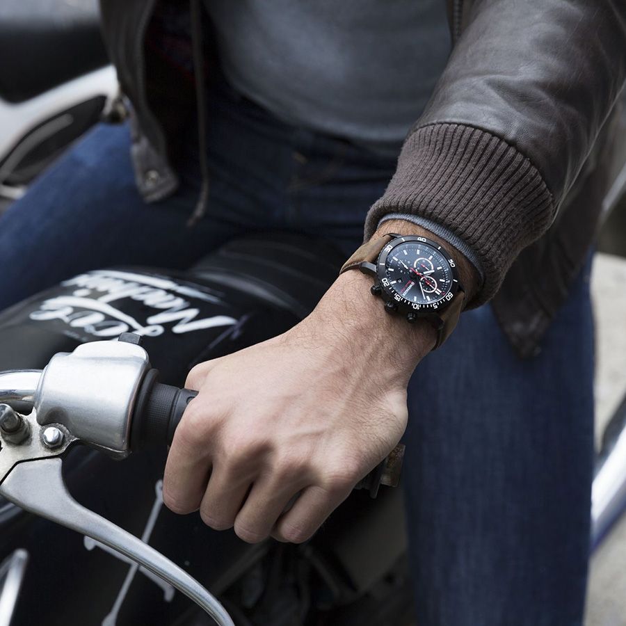 Đồng hồ Roadster Black Night Chrono 01.1843.107