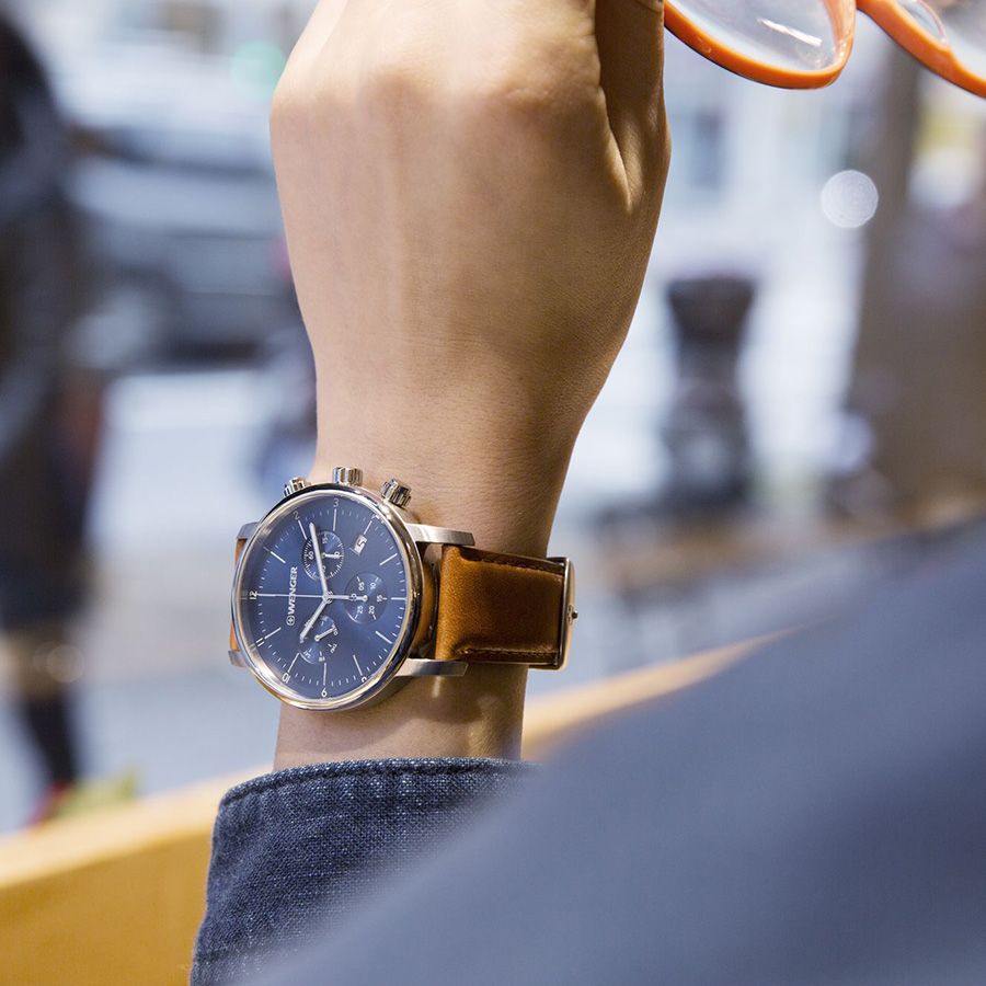 Đồng hồ Urban Classic Chrono 01.1743.104