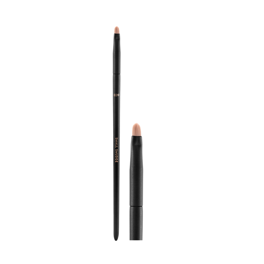 E09 - Cọ Nhấn Đuôi Mắt Vacosi (Vacosi Small Smudge Brush)