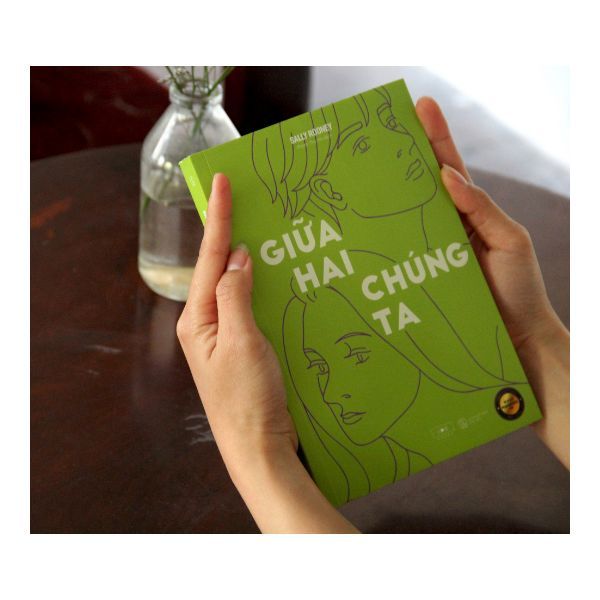 Giữa Hai Chúng Ta