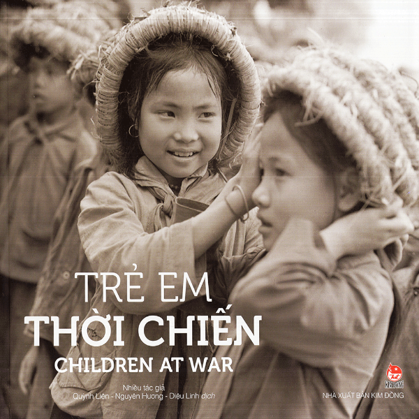 Trẻ Em Thời Chiến - Sách Ảnh (Bìa Mềm)