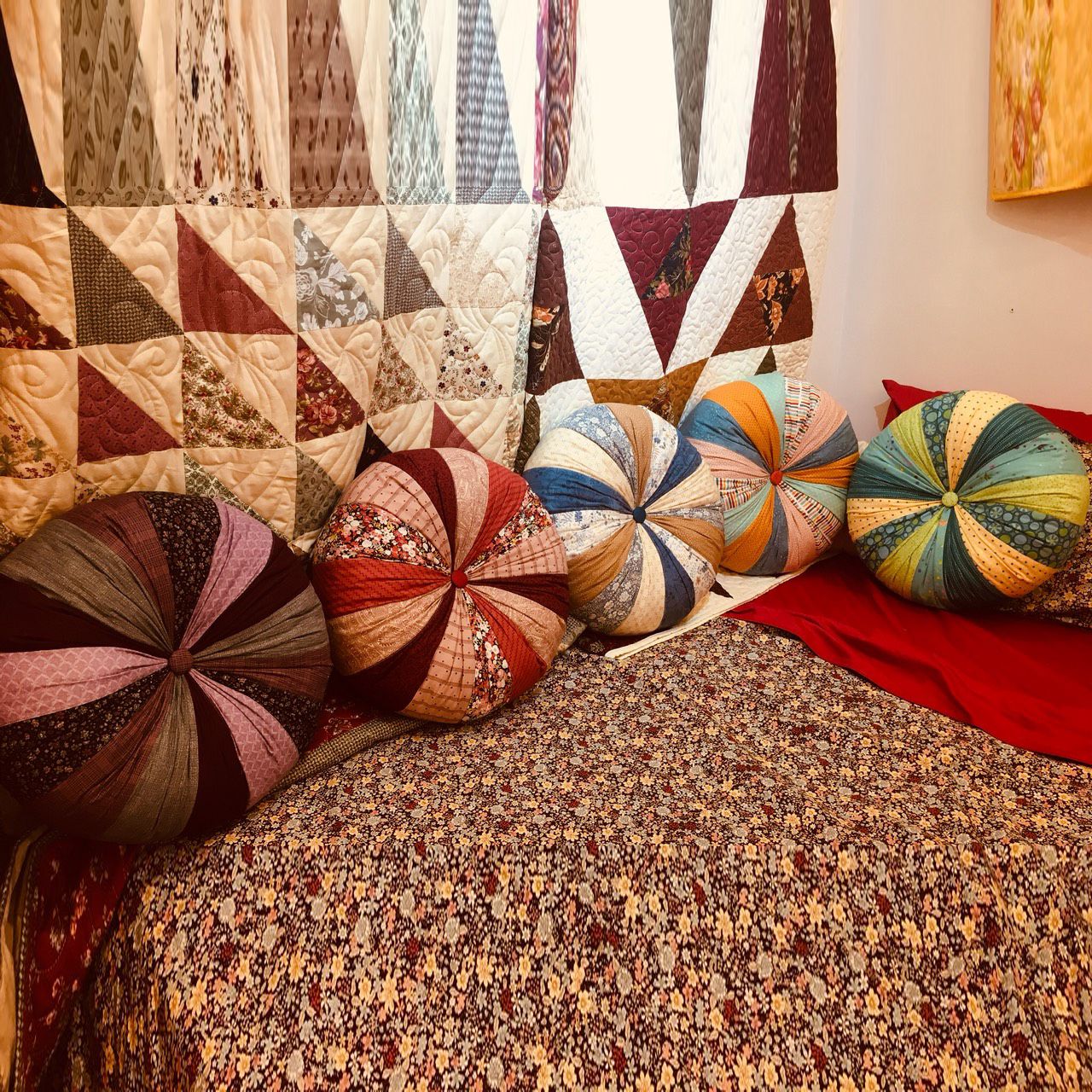 Gối bí tròn phối màu