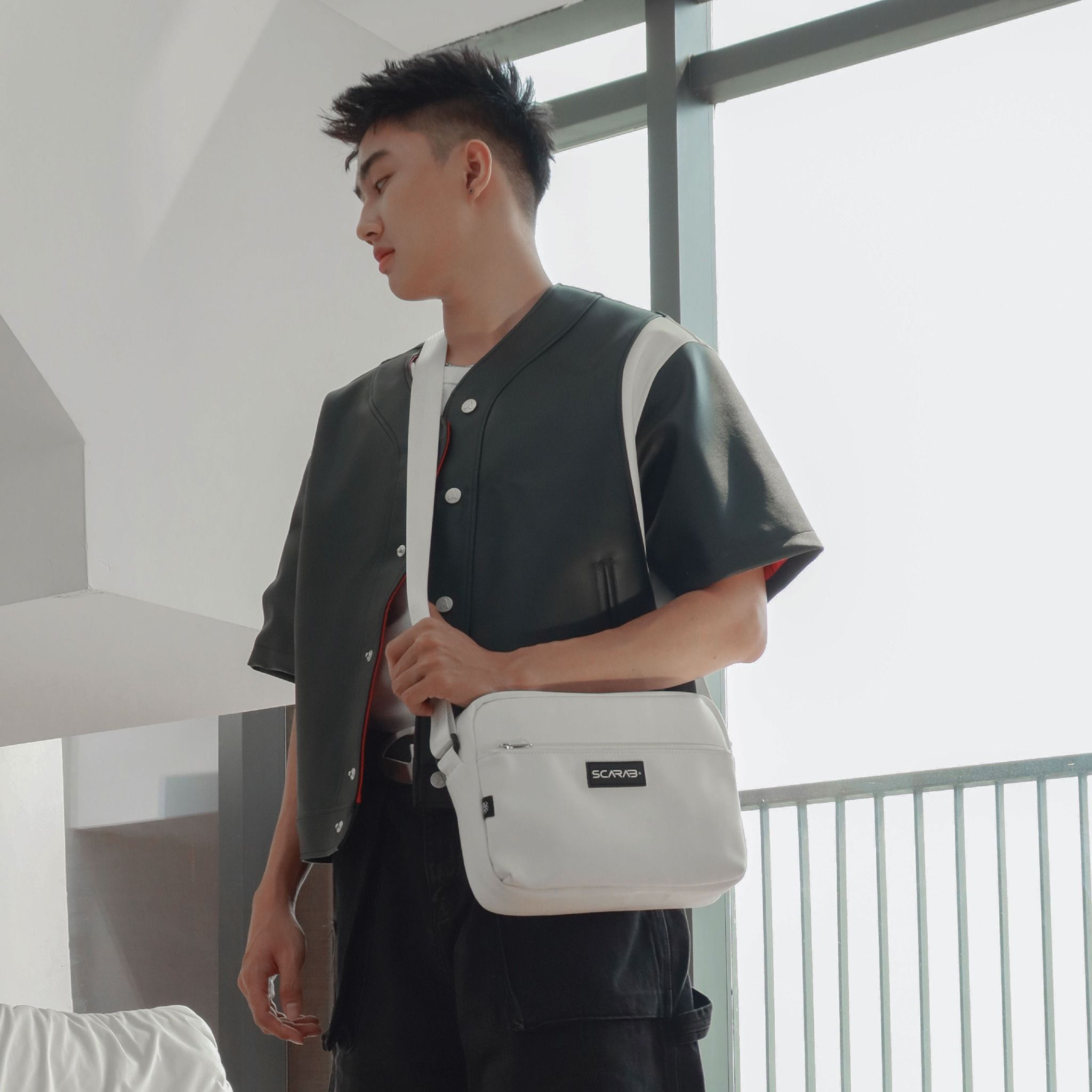  Plain Messenger Bag - White 