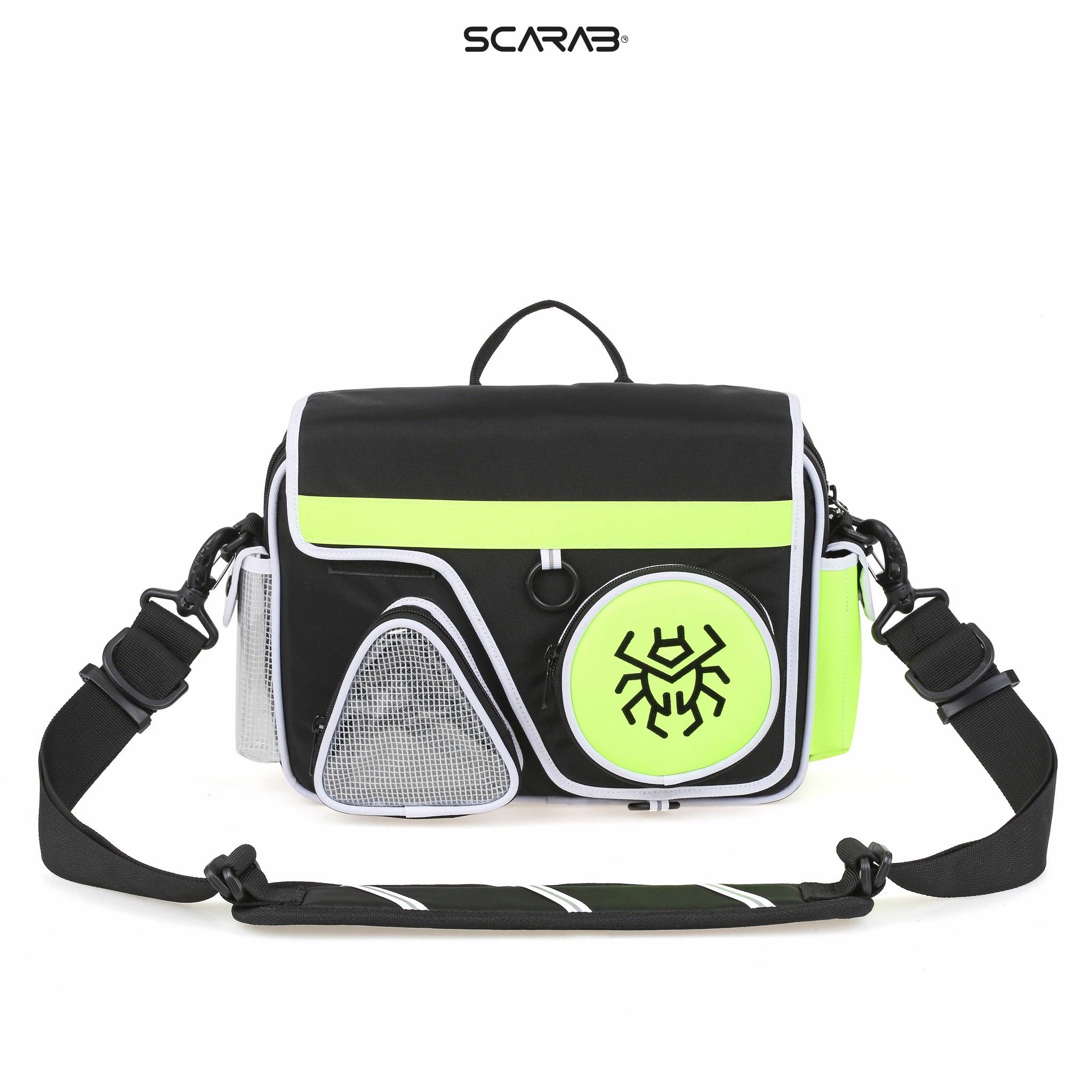 SOLID™ SHAPES MESSENGER BAG