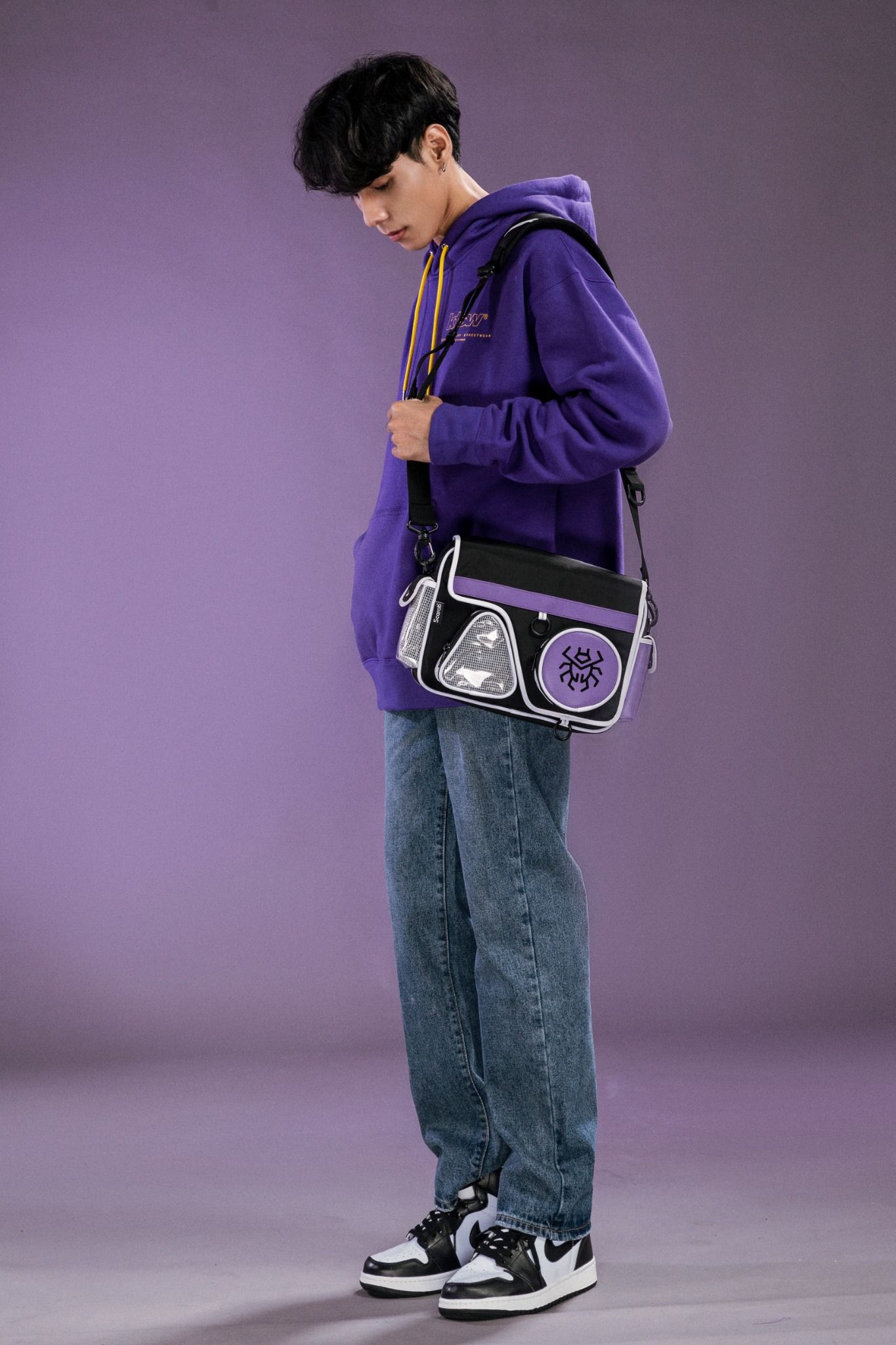 SOLID SHAPES MESSENGER BAG - REFLECTIVE
