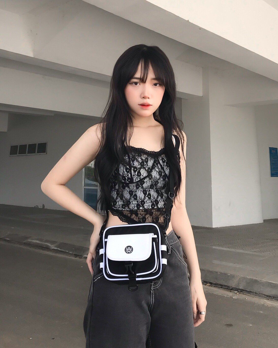 LETTER SHOULDER BAG