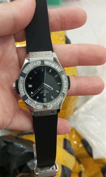 Đồng hồ Hublot viền đá (k hộp)