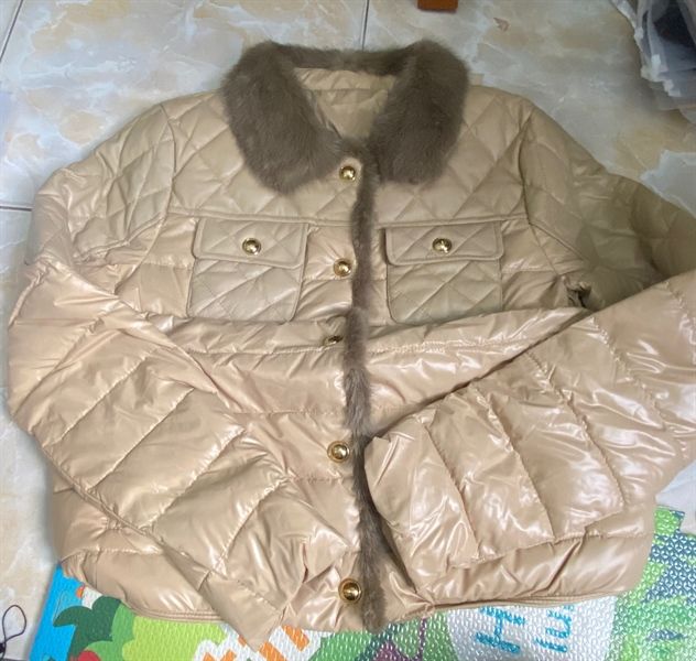 AKN phao Celine cổ lông túi ngực