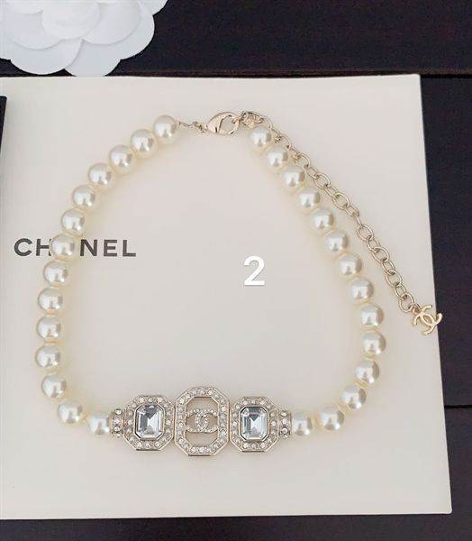 VC C ngọc mặt đá lục giá