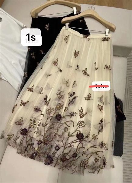 CVD voan thêu bướm cườm (*)