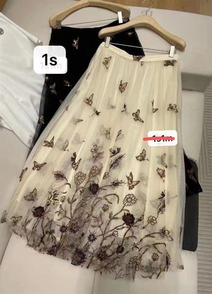 CVD voan thêu bướm cườm (*)
