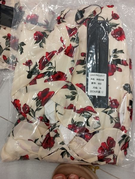 Váy 2 dây nèo hoa hồng đỏ (850)