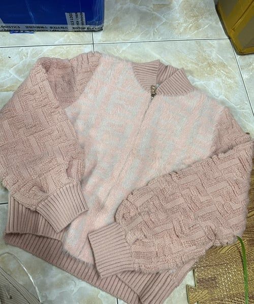 AKN Fendi len kéo khóa ht chữ F