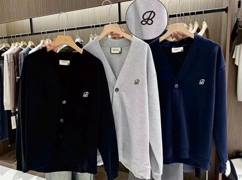 MK AK Cardigan QC 5330 Logo Ngực