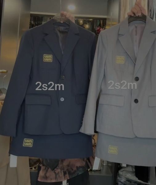 Set Miu ak vest cvn chữ vàng