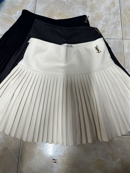 CVN dạ YSL xếp li kèm tag