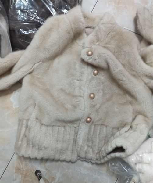 AKN lông cổ tài 4 cúc