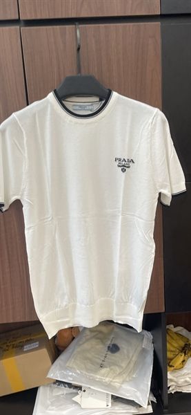 MK ANT Len SC Prada Chữ Ngực