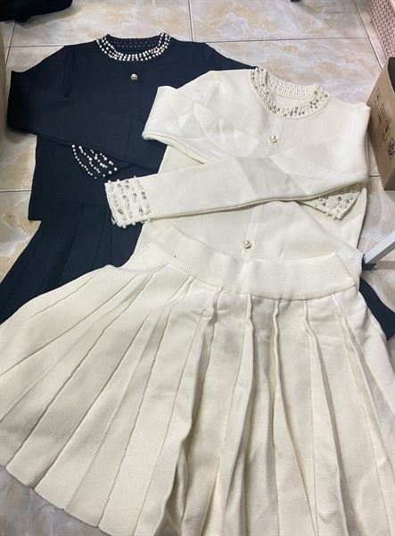 Set len áo đính ngọc cổ cvn