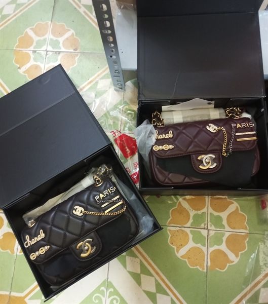 Túi xách C đính ngọc chữ đá - Sz 20