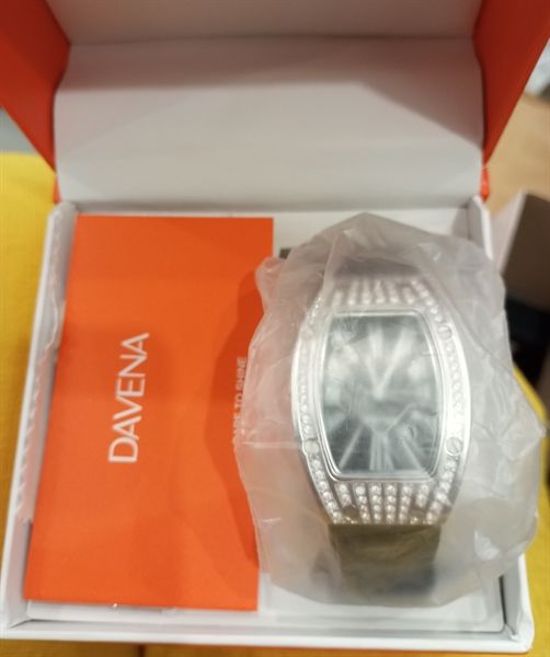 Đồng hồ Davena CN viền đá full box