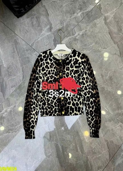 AKN Celine len cổ tròn cúc ht báo