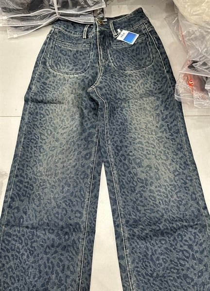 QD jean suông túi trước ht báo