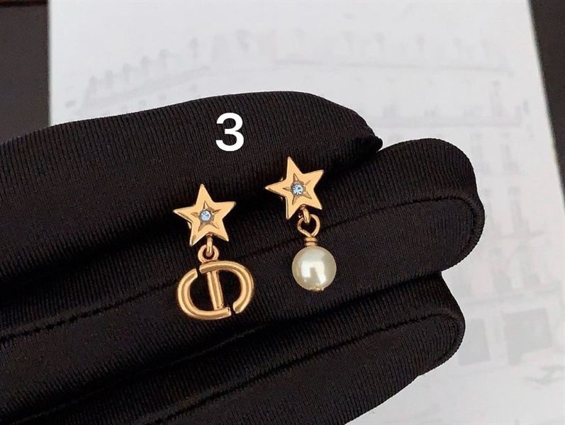 KT D sao chữ và ngọc rủ