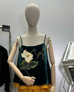 Áo nhung 2 dây phối lụa thêu hoa sen (*)