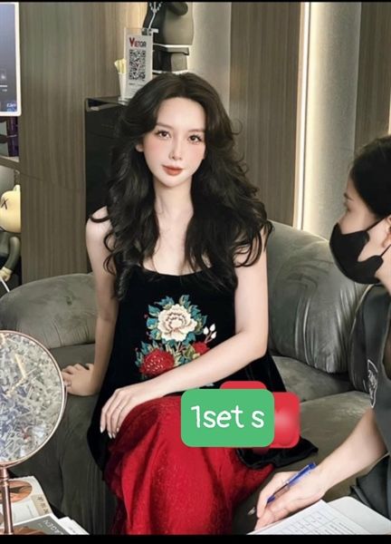 Set áo 2 dây nhung thêu khóm hoa quần lụa (*)
