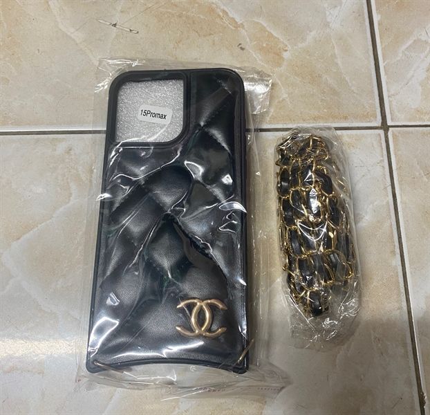 Ốp đt C kèm dây đeo logo vàng to
