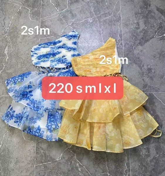 Váy khoét nách vai lệch hoa