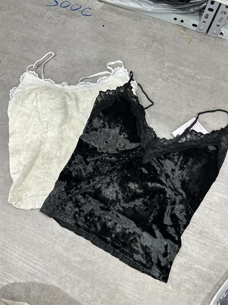 Áo bra nhung viền ren lưng trơn