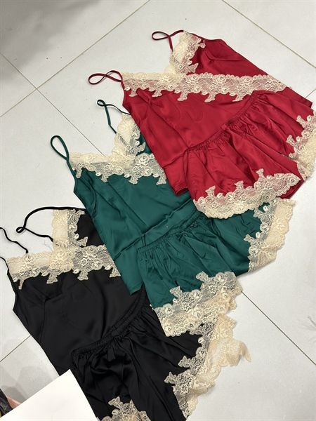 Set pzm lụa đùi áo 2 dây viền ren