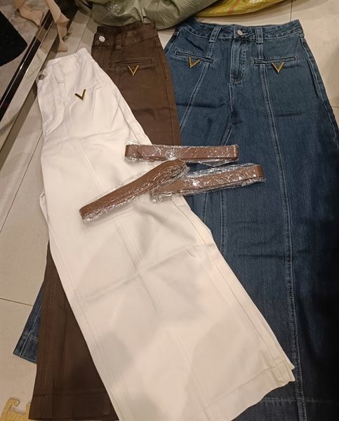 QD jean suông khuy V kèm belt