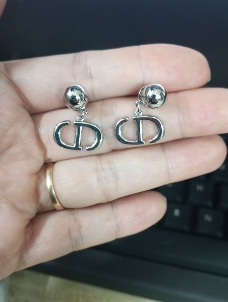 KT D bạc nụ ngọc chữ CD trơn rủ