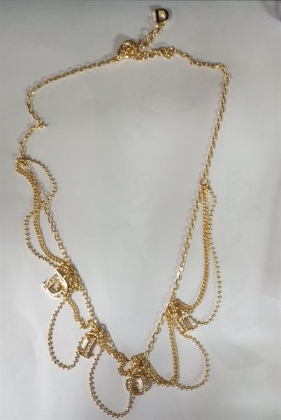 VC D dây mảng nhiều sợi rủ chữ Dior đá
