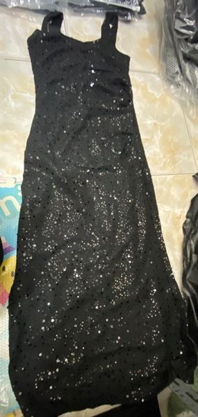 Váy 2 dây bản to đính cườm