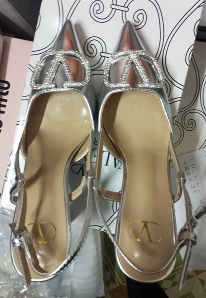 Guốc Valentino logo đá 7p
