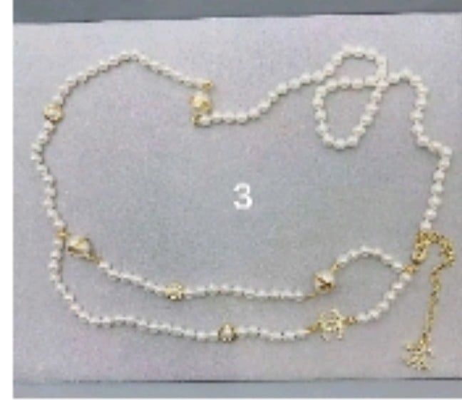 VC C chuỗi ngọc nhỏ dài mix vàng