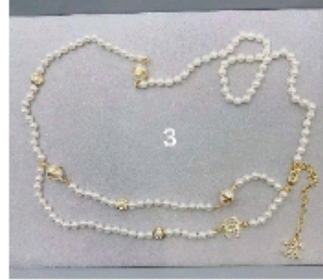 VC C chuỗi ngọc nhỏ dài mix vàng