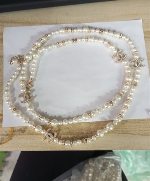 VC C chuỗi ngọc dài mix sao đá 4 chữ X