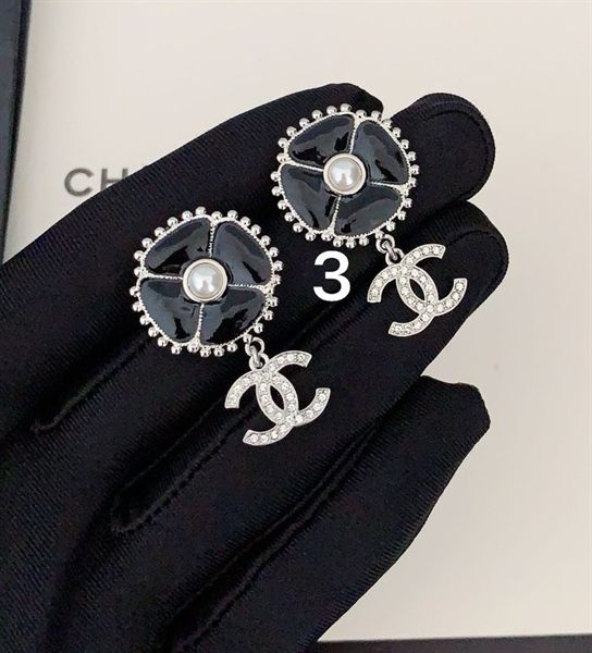 KT C hoa đen chữ X đá bạc rủ