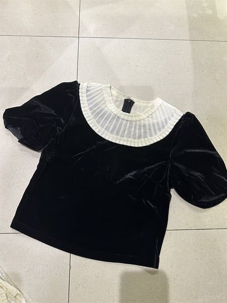 ANTN nhung cổ trắng xếp li