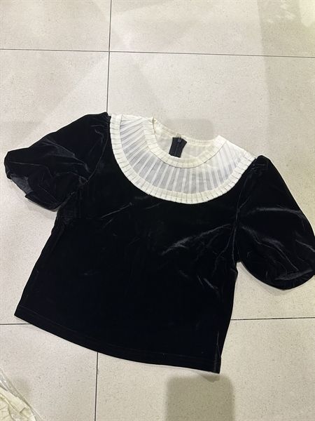 ANTN nhung cổ trắng xếp li