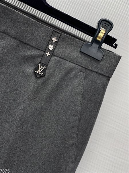 MK Quần Âu SC LV Logo Cạp