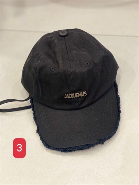 Mũ lưỡi trai Jacqumus rách
